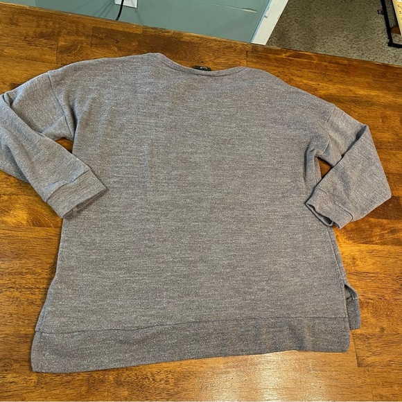 Byrdie Women’s dark gray pullover sweatshirt thick blouse size large - Picture 6 of 6